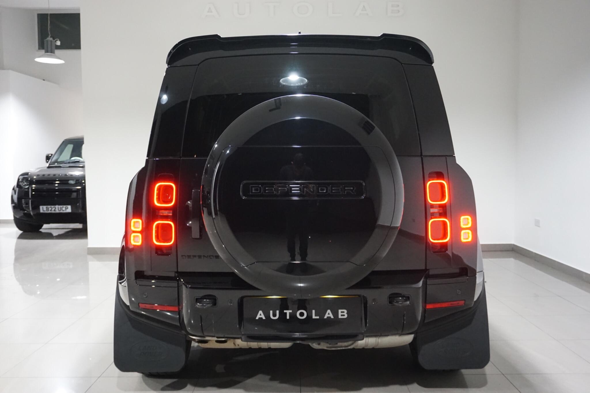 Land Rover Defender 110 3.0 D300 MHEV X-Dynamic HSE SUV 5dr Diesel Auto 4WD Euro 6 (s/s) (300 ps)